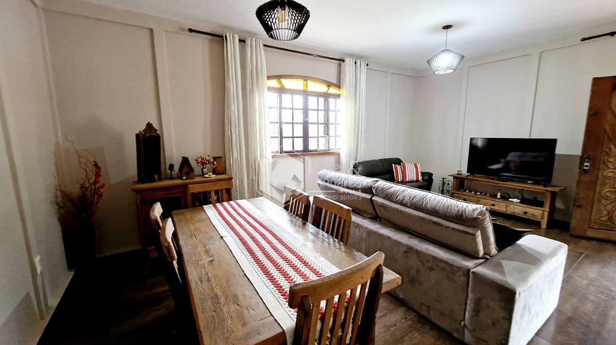 Casa à venda com 3 quartos, 210m² - Foto 8