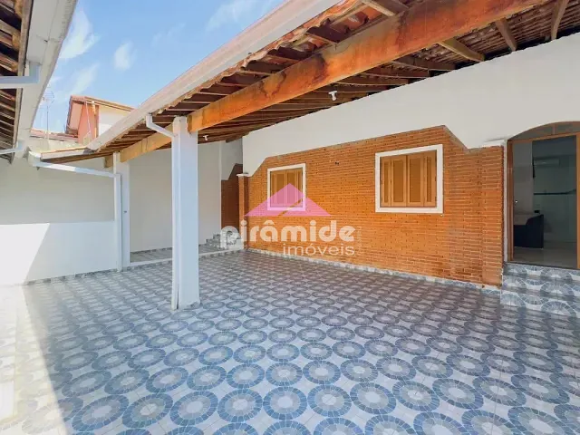 Casa com 253m² 3 quartos e 2 banheiros, à venda, no bairro Jardim Satélite em São José dos Campos