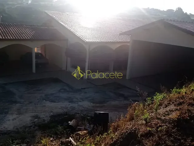 Casa com 15000m² 4 quartos e 4 banheiros, à venda, no bairro Barreiro em Taubaté