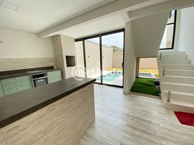 Casa com 300m² 4 quartos e 5 banheiros, à venda, no bairro Bosque dos Eucaliptos em Valinhos