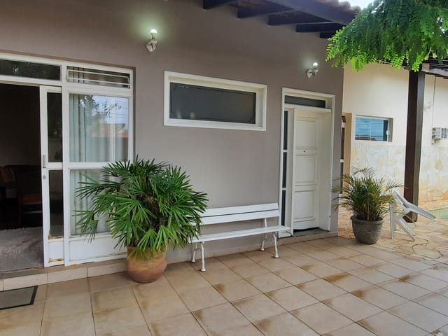 Casa com 392m² 4 quartos e 2 banheiros, à venda, no bairro Jardim Indepedência em Guaratinguetá