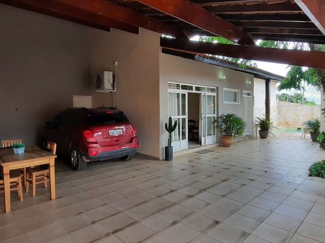 Casa com 392m² 4 quartos e 2 banheiros, à venda, no bairro Jardim Indepedência em Guaratinguetá