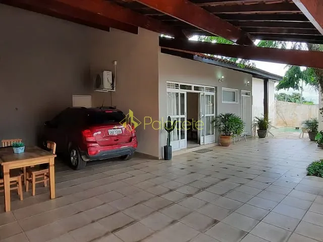 Casa com 392m² 4 quartos e 2 banheiros, à venda, no bairro Jardim Indepedência em Guaratinguetá