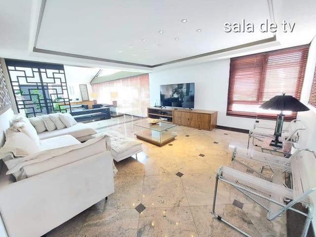 Casa com 2000m² 5 quartos e 8 banheiros, à venda ou para alugar, no bairro Residencial Tamboré em Barueri