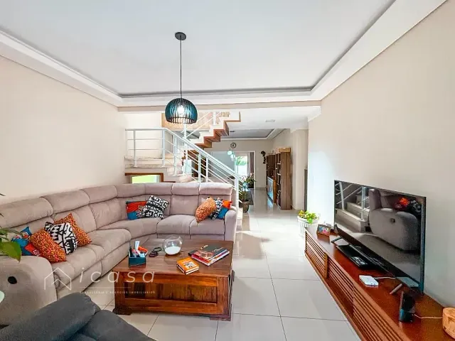 Casa com 375m² 4 quartos e 5 banheiros, à venda, no bairro Urbanova em São José dos Campos