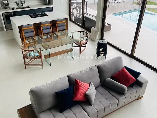 Casa com 473m² 3 quartos e 5 banheiros, à venda, no bairro Alphaville Nova Esplanada 4 em Votorantim