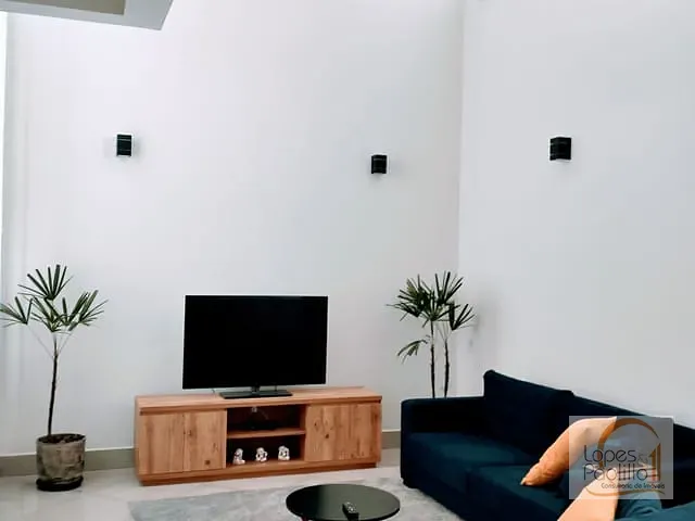 Casa com 548m² 4 quartos e 3 banheiros, à venda, no bairro Loteamento Jardim Solares em Atibaia