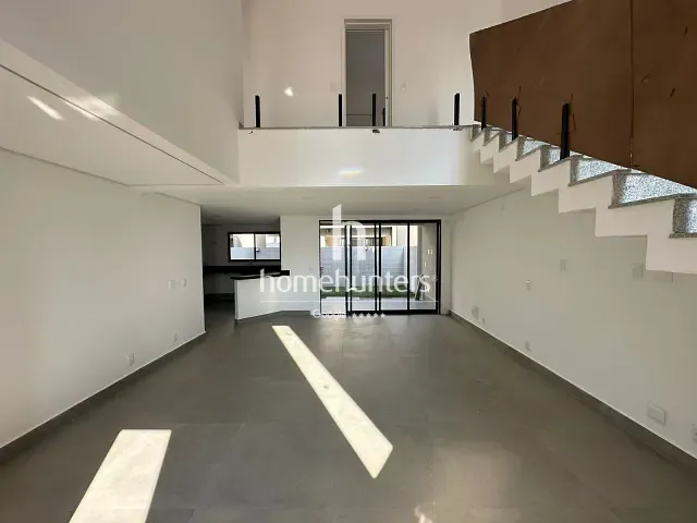 Casa 3 quartos e 4 banheiros, à venda, no bairro Vista Alegre em Vinhedo