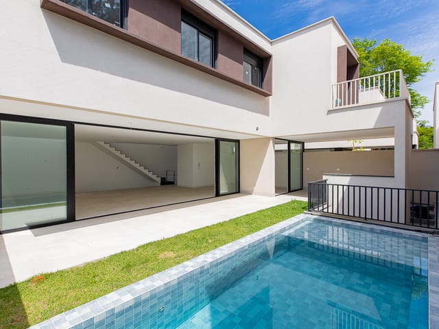 Casa com 390m² 4 quartos e 6 banheiros, à venda, no bairro Jardim Cordeiro em São Paulo