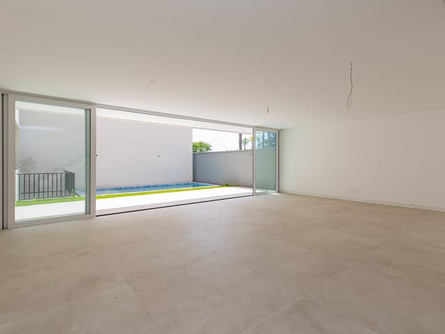 Casa com 390m² 4 quartos e 6 banheiros, à venda, no bairro Jardim Cordeiro em São Paulo