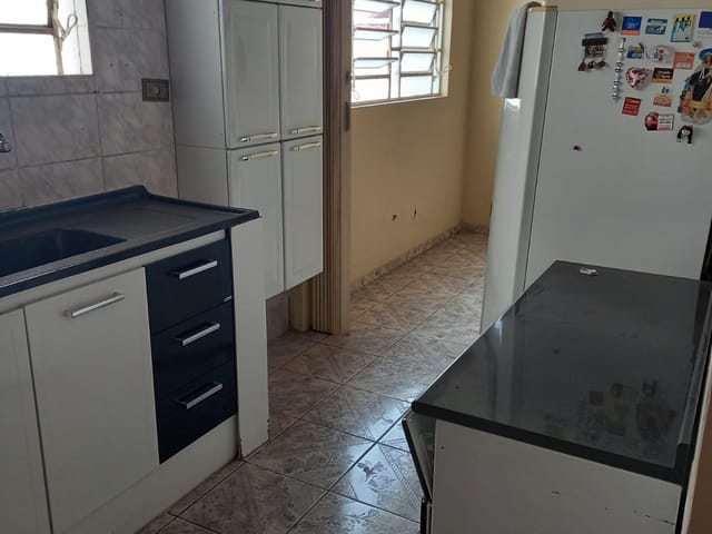 Casa 4 quartos e 2 banheiros, à venda, no bairro Jardim Russi em Taubaté