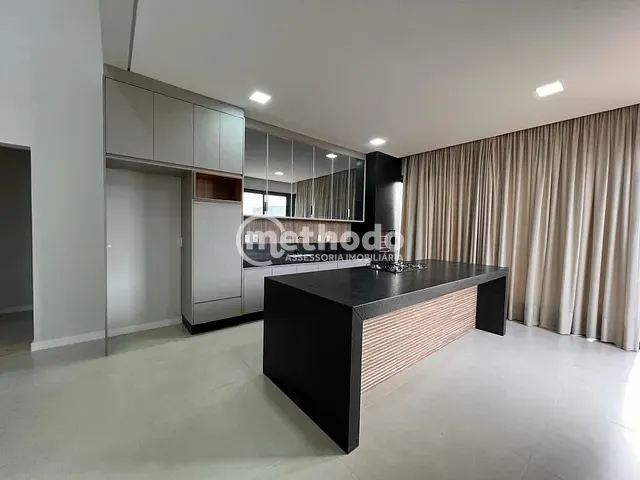 Casa com 450m² 3 quartos e 5 banheiros, à venda, no bairro Riviera Tamborlim em Americana