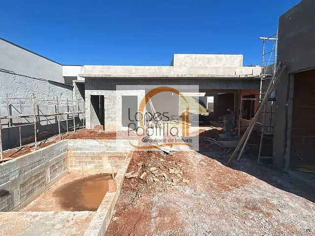 Casa com 600m² 3 quartos e 4 banheiros, à venda, no bairro Condomínio Terras de Santa Cruz em Bragança Paulista