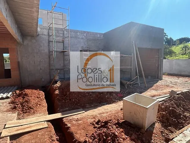 Casa com 600m² 3 quartos e 4 banheiros, à venda, no bairro Condomínio Terras de Santa Cruz em Bragança Paulista