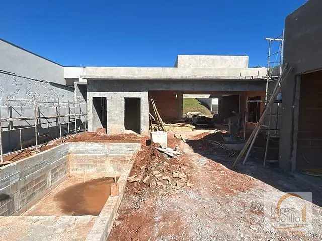 Casa com 600m² 3 quartos e 4 banheiros, à venda, no bairro Condomínio Terras de Santa Cruz em Bragança Paulista