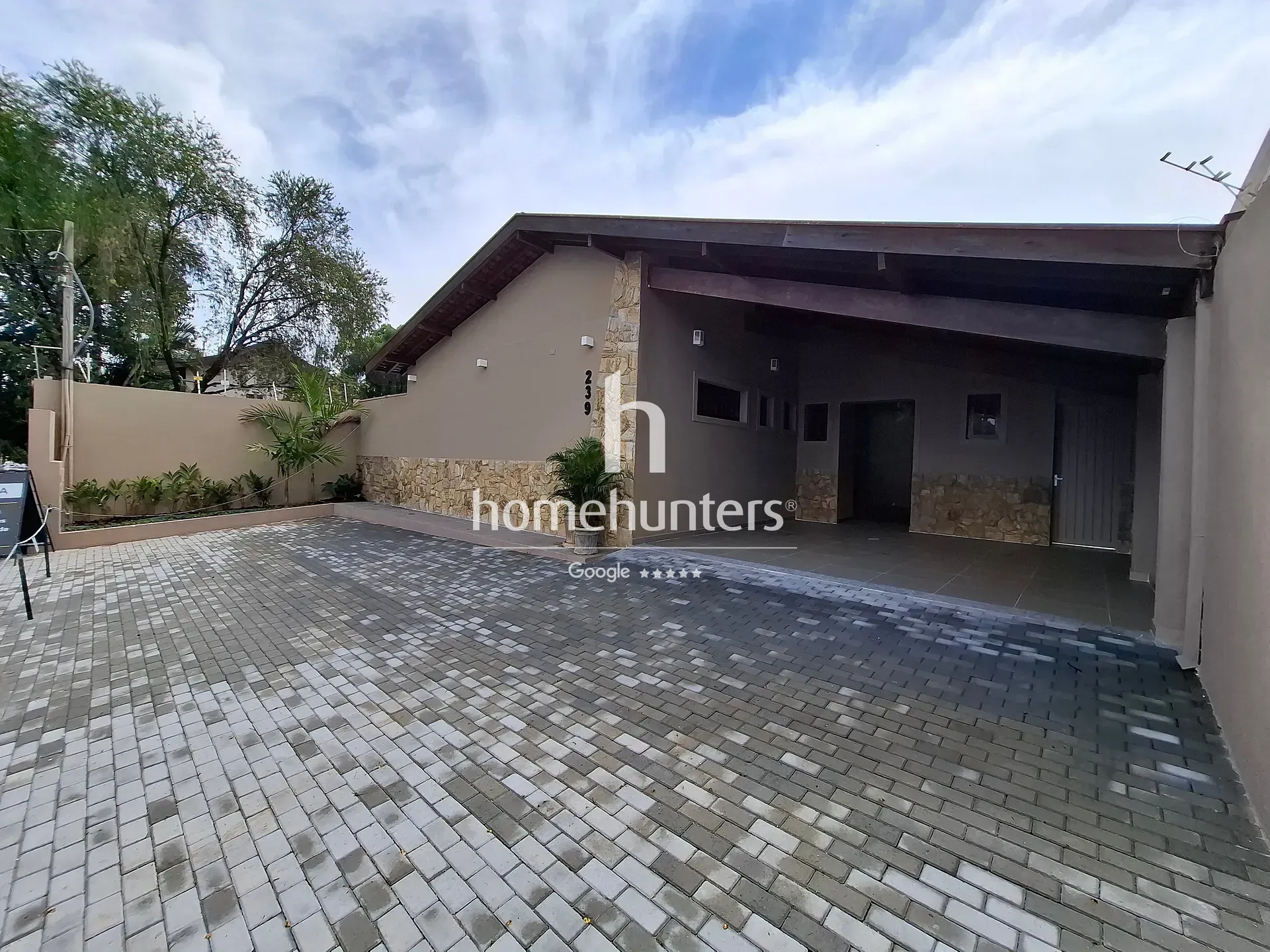 Casa, 1 quarto, 220 m² - Foto 1