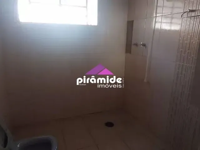 Casa com 10m² 3 quartos e 2 banheiros, à venda, no bairro Centro em São José Dos Campos