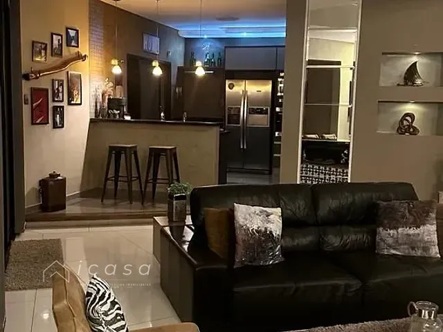 Casa com 300m² 3 quartos e 2 banheiros, à venda, no bairro Jardim Crystal Park em Jacareí