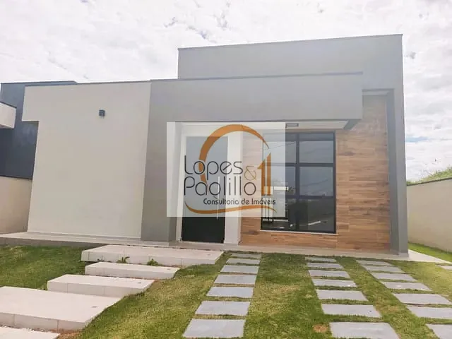Casa com 300m² 4 quartos e 2 banheiros, à venda, no bairro Guaxinduva em Bom Jesus dos Perdões