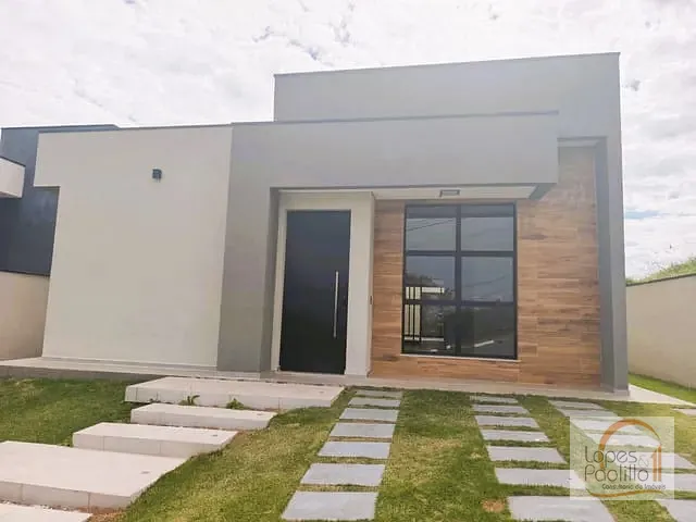 Casa com 300m² 4 quartos e 2 banheiros, à venda, no bairro Guaxinduva em Bom Jesus dos Perdões
