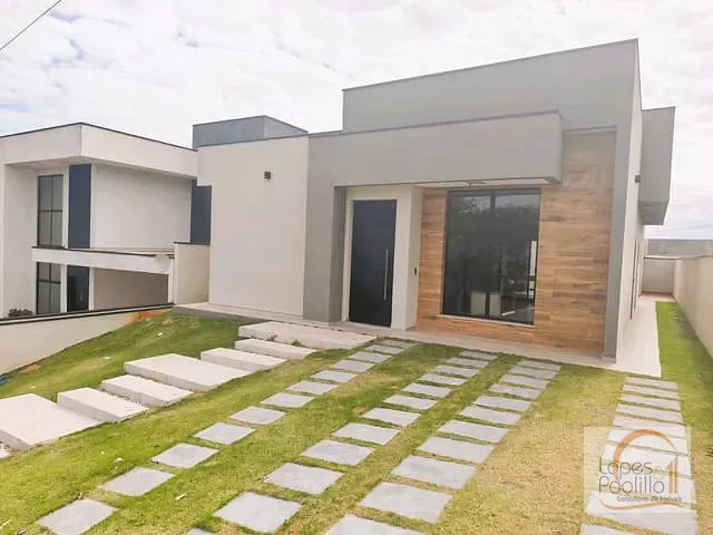 Casa com 300m² 4 quartos e 2 banheiros, à venda, no bairro Guaxinduva em Bom Jesus dos Perdões