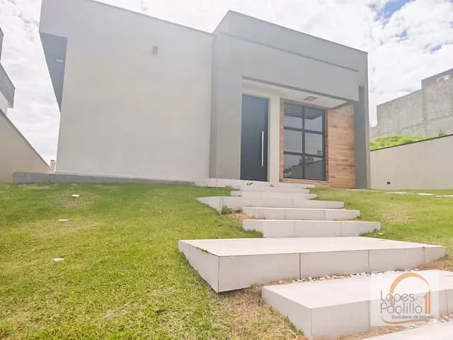 Casa com 300m² 4 quartos e 2 banheiros, à venda, no bairro Guaxinduva em Bom Jesus dos Perdões
