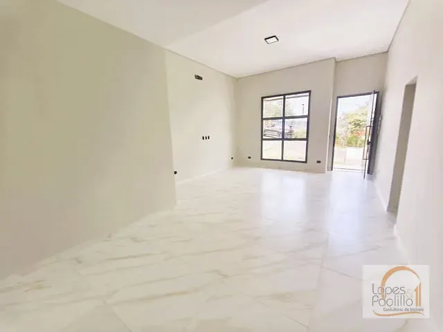 Casa com 300m² 4 quartos e 2 banheiros, à venda, no bairro Guaxinduva em Bom Jesus dos Perdões