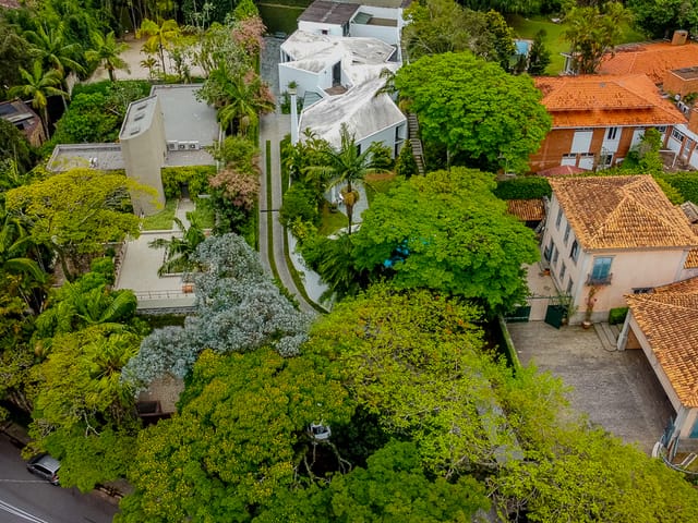 Casa com 1550m² 4 quartos e 6 banheiros, à venda, no bairro Vila Tramontano em São Paulo