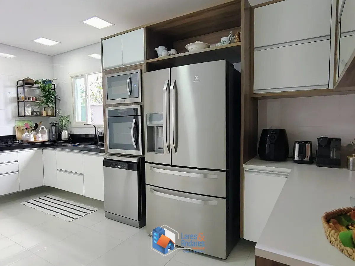 Casa, 3 quartos, 252 m² - Foto 1