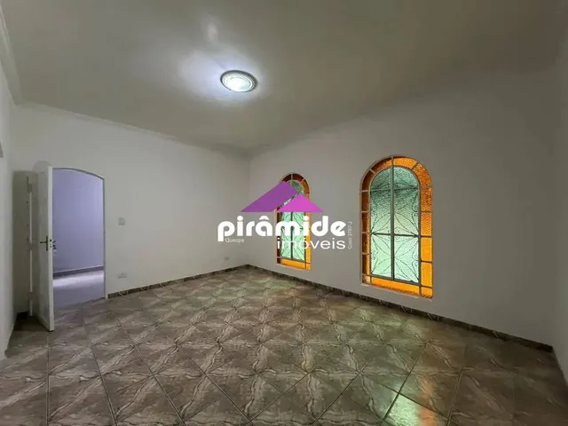 Casa com 219m² 3 quartos e 2 banheiros, à venda, no bairro Jardim Uirá em São José Dos Campos