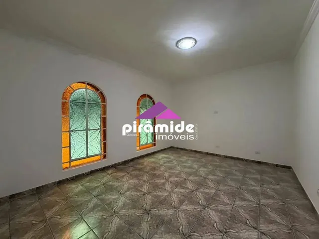 Casa com 219m² 3 quartos e 2 banheiros, à venda, no bairro Jardim Uirá em São José Dos Campos