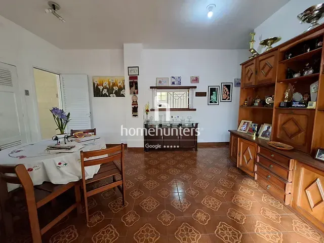 Casa à venda ou para alugar, no bairro Cambuí em Campinas