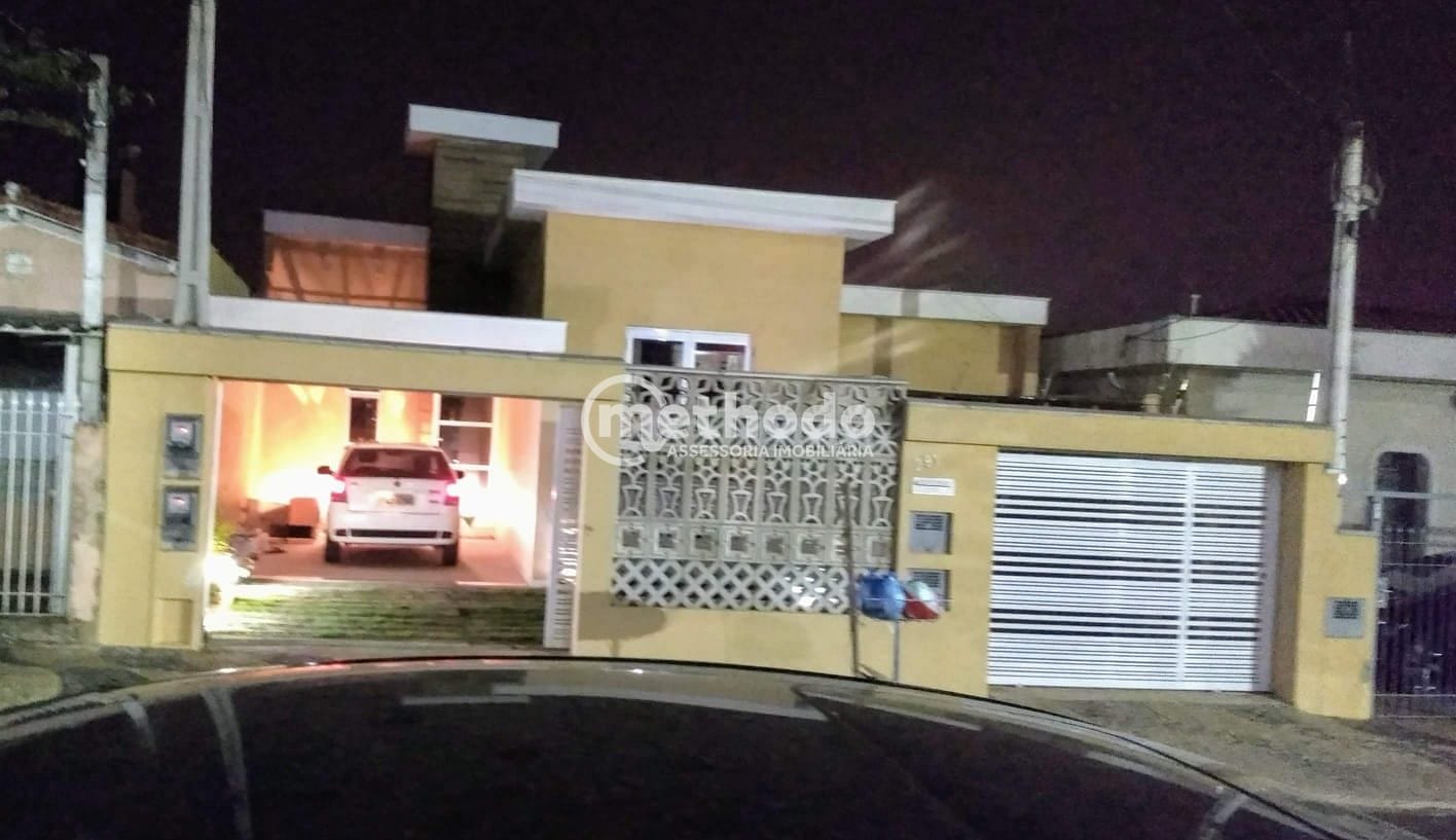 Casa, 3 quartos, 245 m² - Foto 1