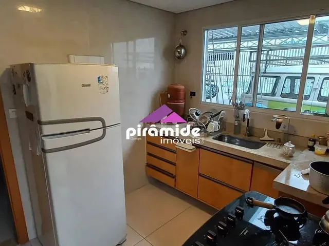 Casa com 150m² 3 quartos e 3 banheiros, à venda, no bairro Conjunto Residencial Trinta e Um de Março em São José Dos Campos
