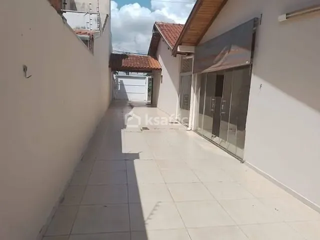 Casa com 360m² 3 quartos e 2 banheiros, à venda, no bairro Não informado em Campo Grande