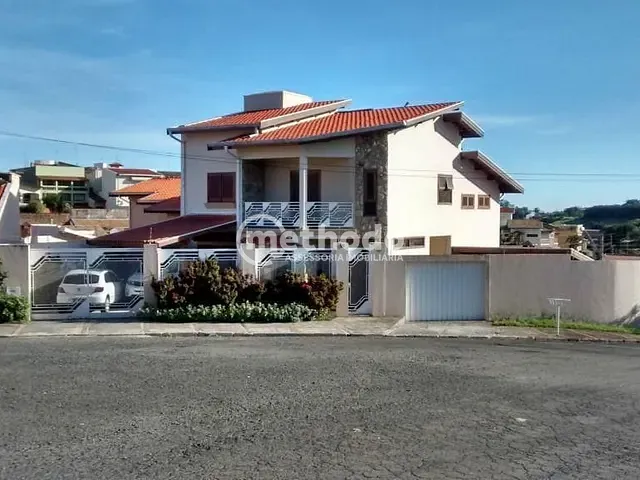 Casa com 316m² 3 quartos e 5 banheiros, à venda, no bairro Jardim Chapadão em Campinas