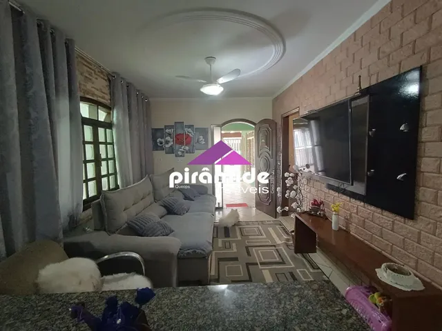 Casa com 10m² 3 quartos e 3 banheiros, à venda, no bairro São João em Jacareí