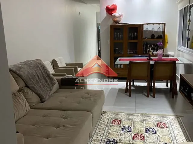 Casa com 250m² 3 quartos e 4 banheiros, à venda, no bairro Jardim Alvorada em São José dos Campos