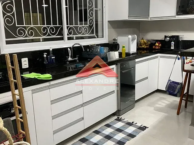 Casa com 250m² 3 quartos e 4 banheiros, à venda, no bairro Jardim Alvorada em São José dos Campos