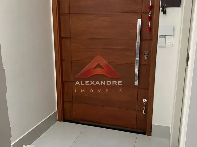 Casa com 250m² 3 quartos e 4 banheiros, à venda, no bairro Jardim Alvorada em São José dos Campos