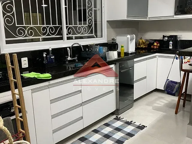 Casa com 250m² 3 quartos e 4 banheiros, à venda, no bairro Jardim Alvorada em São José dos Campos