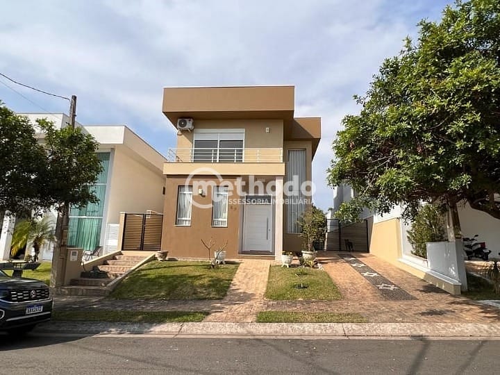 Casa, 3 quartos, 218 m² - Foto 1