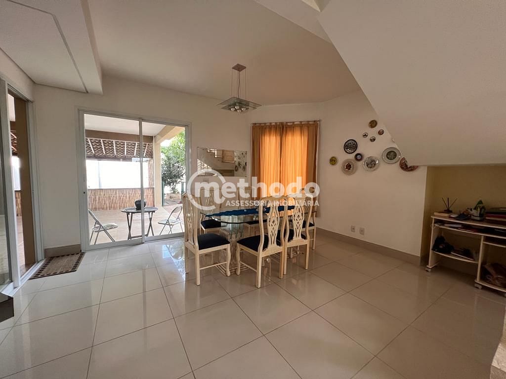 Casa, 3 quartos, 218 m² - Foto 4