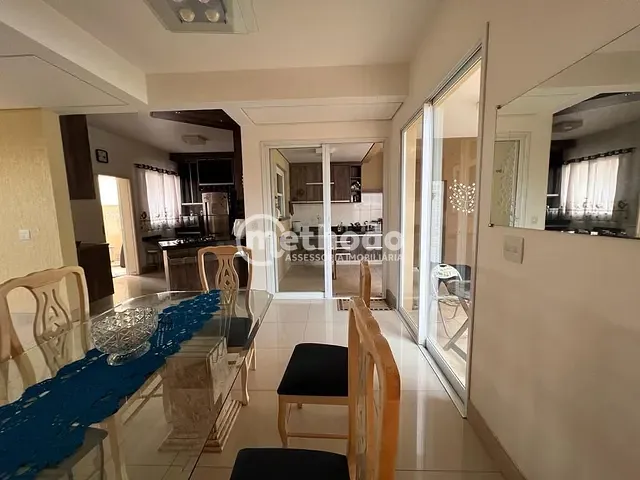 Casa com 360m² 3 quartos e 5 banheiros, à venda, no bairro Swiss Park em Campinas