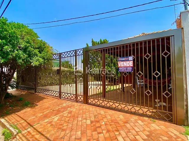Casa com 518m² 3 quartos e 2 banheiros, à venda, no bairro Carandá Bosque em Campo Grande