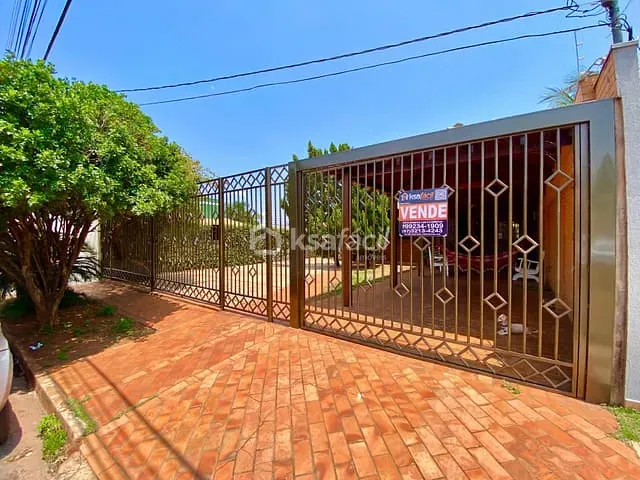 Casa com 518m² 3 quartos e 2 banheiros, à venda, no bairro Carandá Bosque em Campo Grande