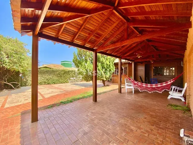 Casa com 518m² 3 quartos e 2 banheiros, à venda, no bairro Carandá Bosque em Campo Grande