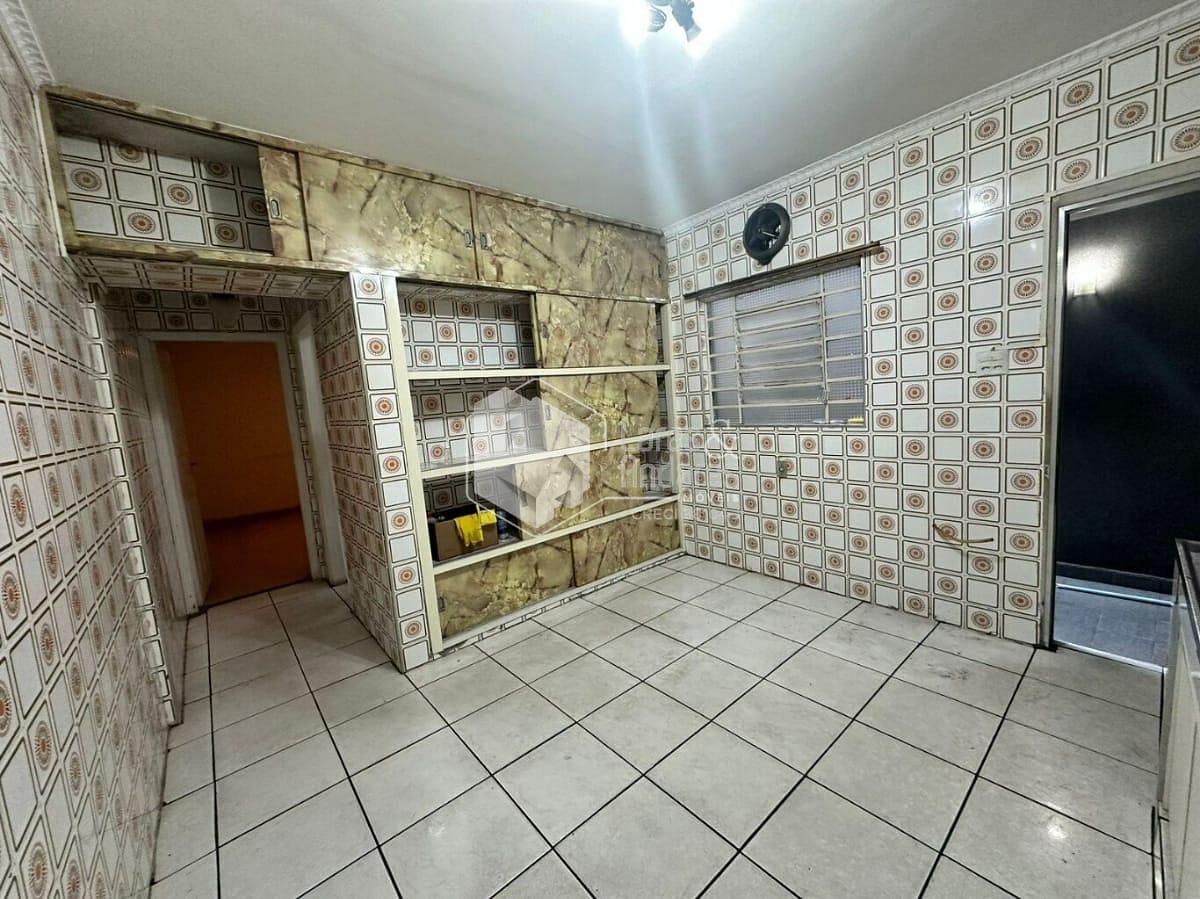 Casa à venda com 4 quartos, 200m² - Foto 37