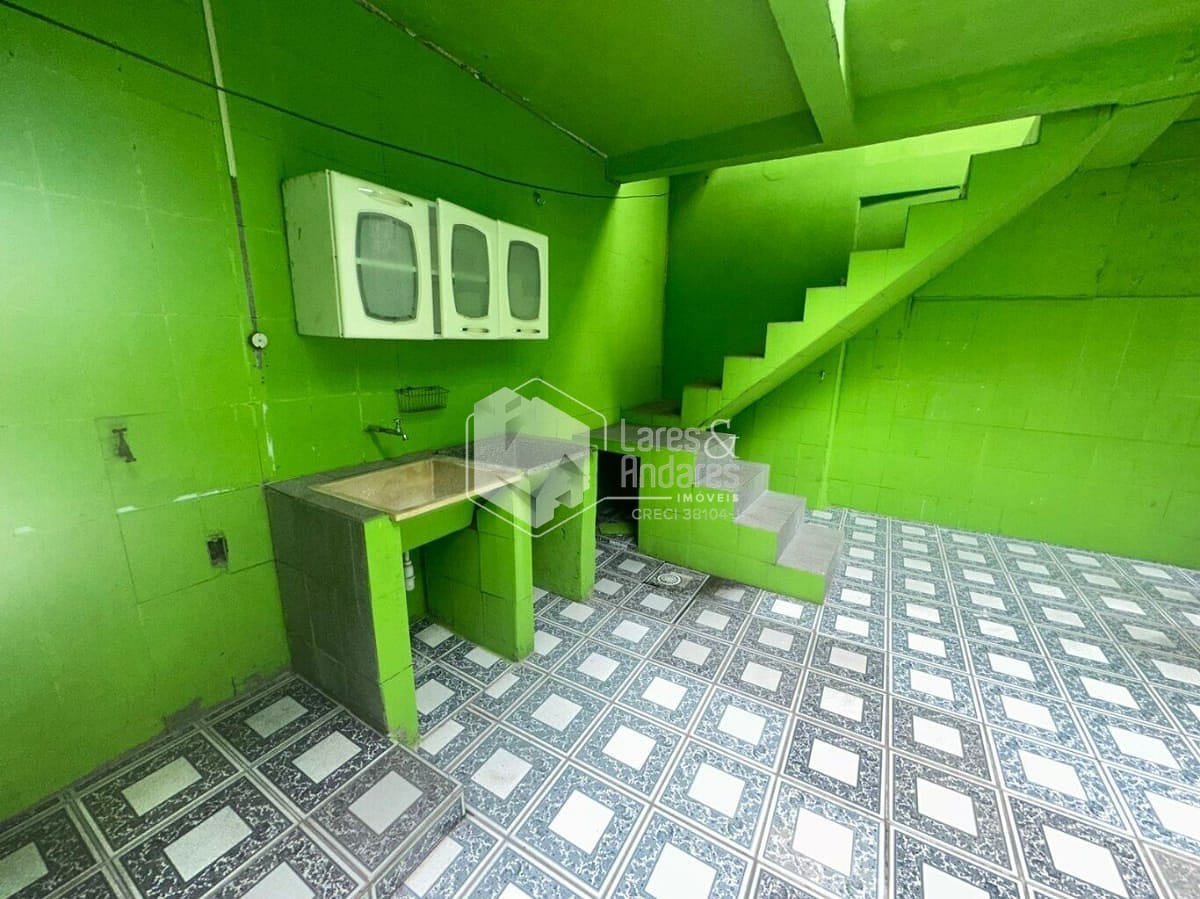 Casa à venda com 4 quartos, 200m² - Foto 18