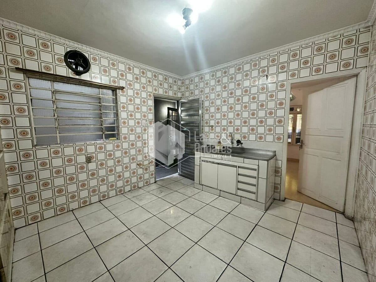 Casa à venda com 4 quartos, 200m² - Foto 21